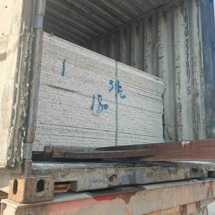 三亚 芝麻白花岗岩石材3.0公分光面毛板装柜出货