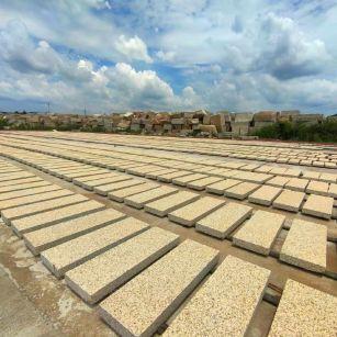 三亚 黄金麻荔枝面花岗岩石材地铺石防护中