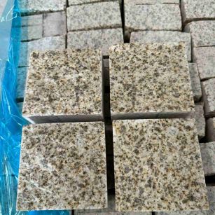 三亚 黄金麻花岗岩自然面小方块，弹石，马蹄石等