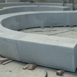 三亚 芝麻白花岗岩光面弧形坐凳