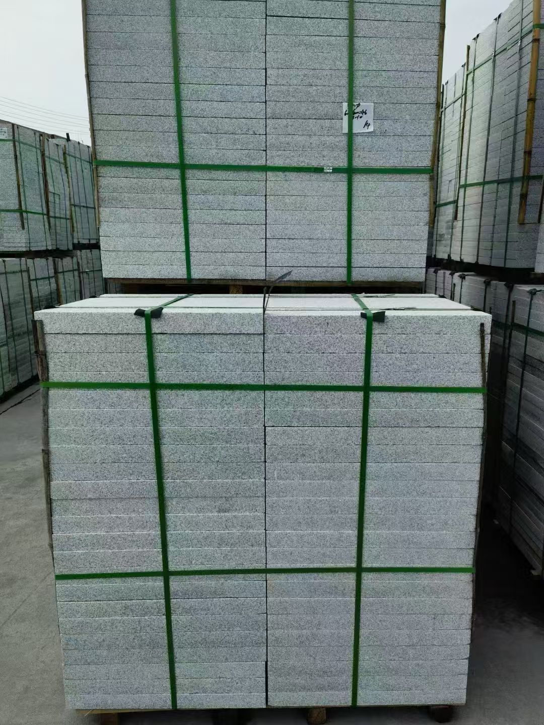 三亚 芝麻白火烧，园林广场市政工程地铺石，1.8~5.0厚均有现货