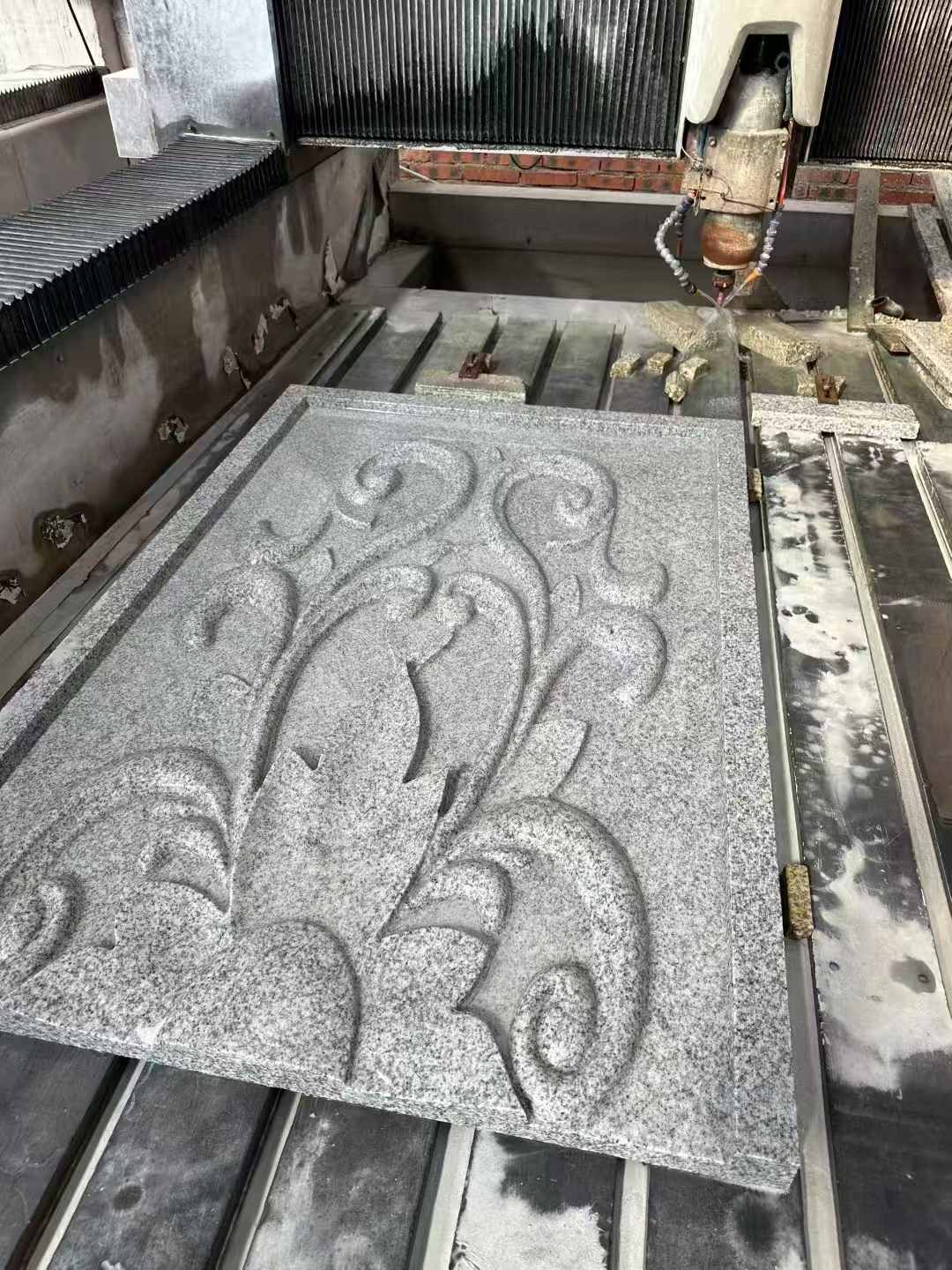 三亚 白麻别墅干挂雕花板