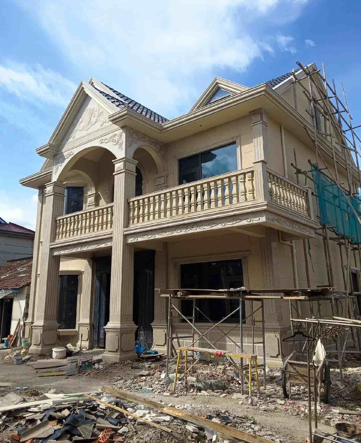 三亚 黄金麻花岗岩石材私人别墅雕花门楼柱阳台栏杆