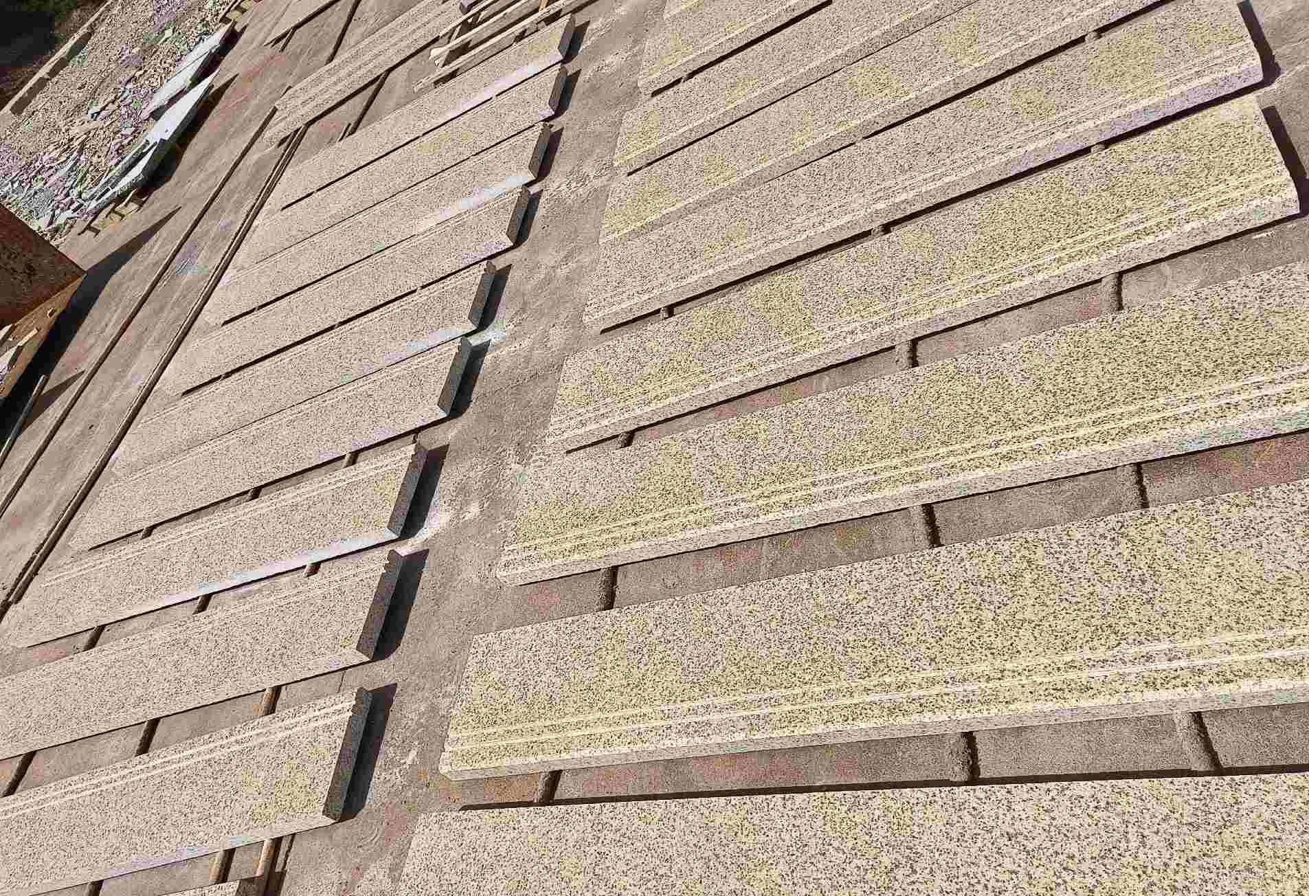 三亚 黄金麻花岗岩光面楼梯踏步