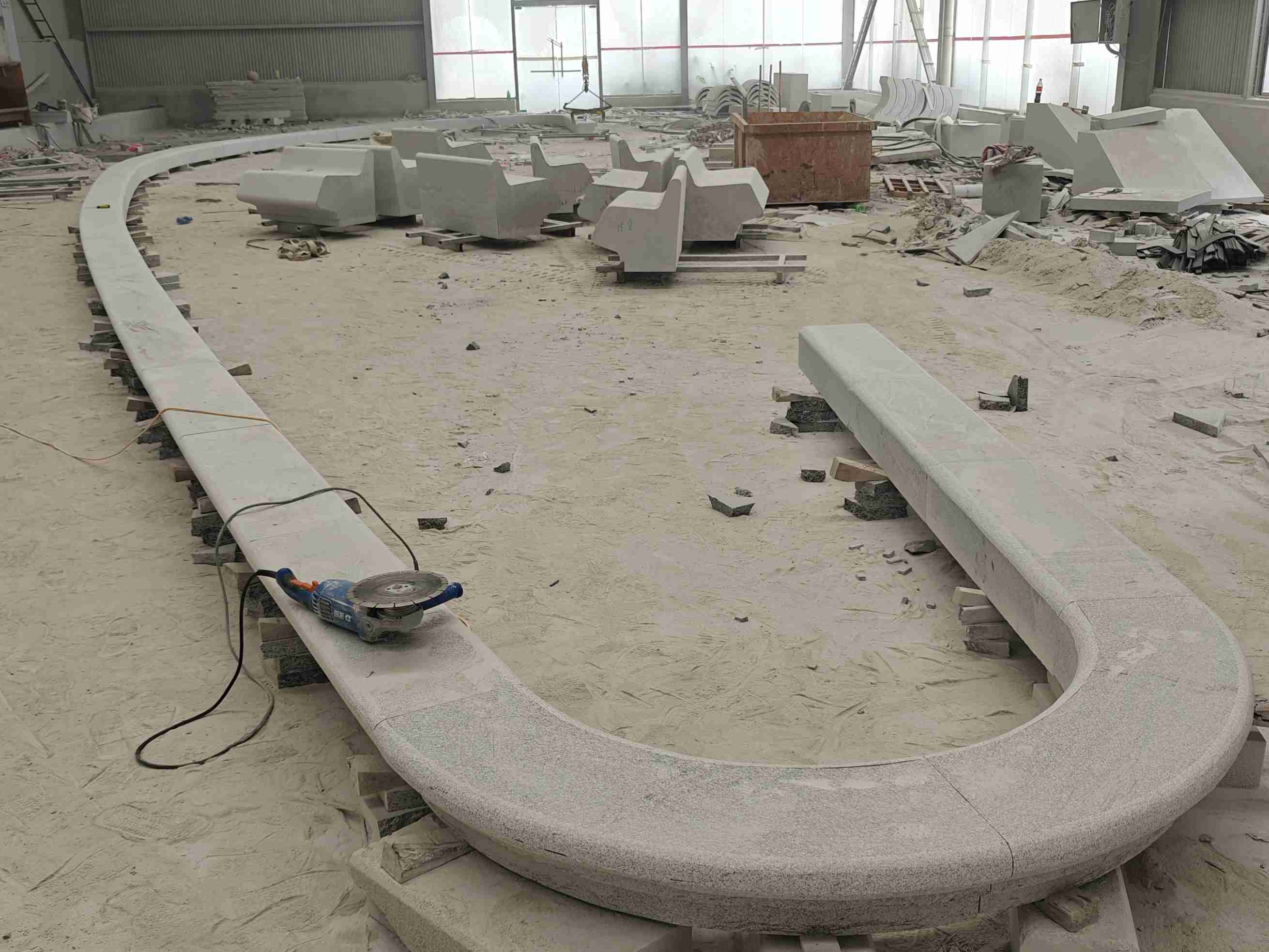 三亚 芝麻白花岗岩弧形花坛石，坐凳石