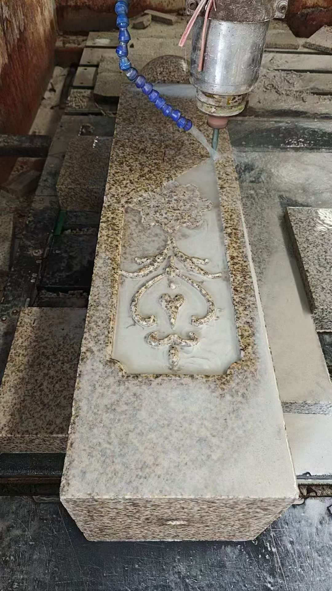 三亚 黄金麻花岗岩异形加工雕刻栏杆大柱