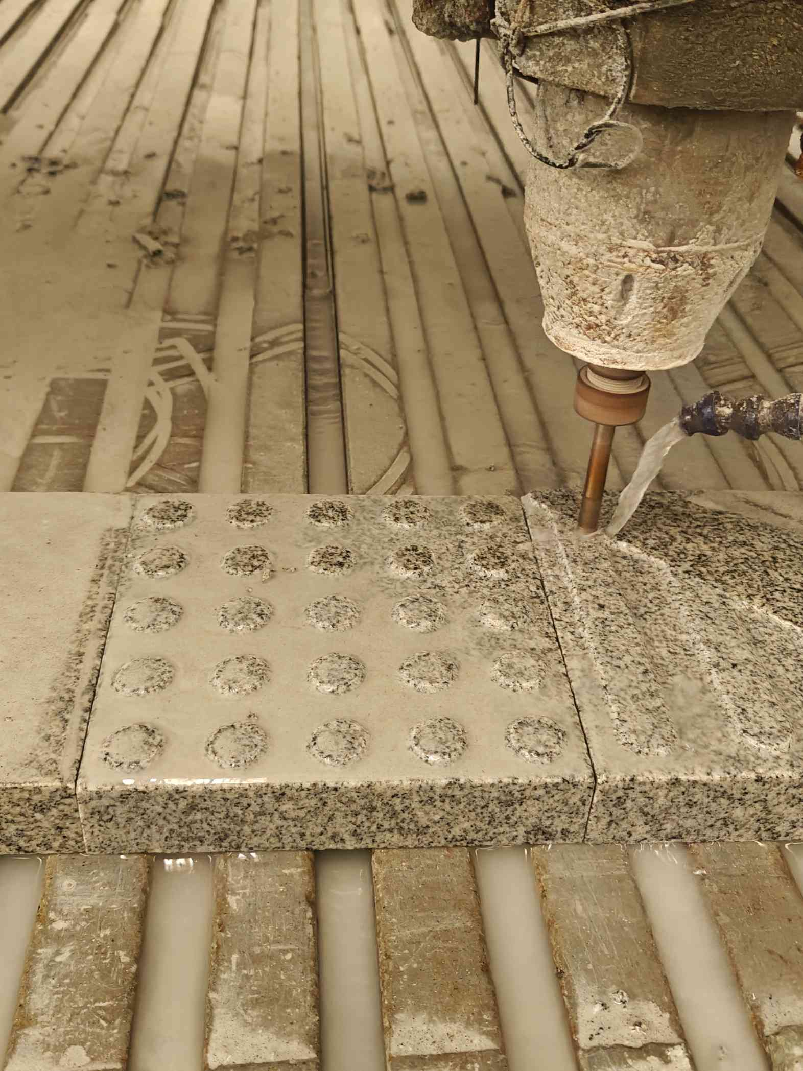 三亚 芝麻白花岗岩石材盲人石、盲道石、盲点石