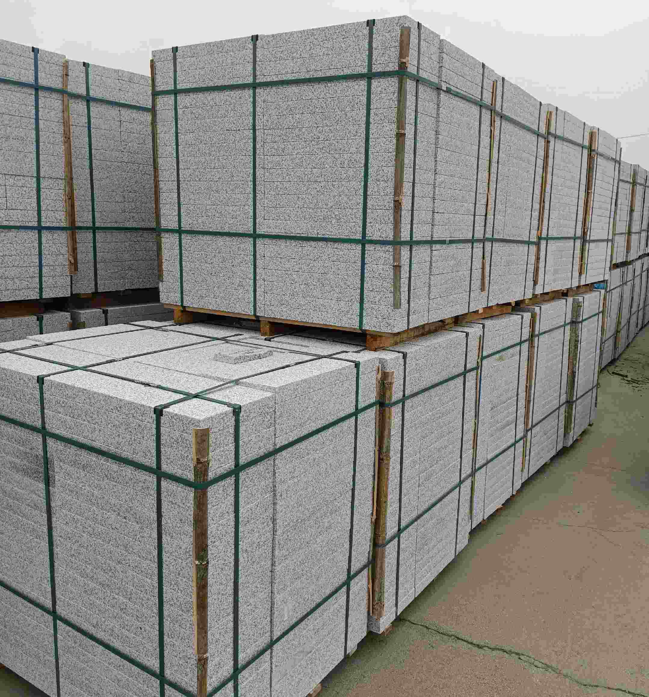 三亚 白麻花岗岩石材荔枝面地铺石（300*600*50）