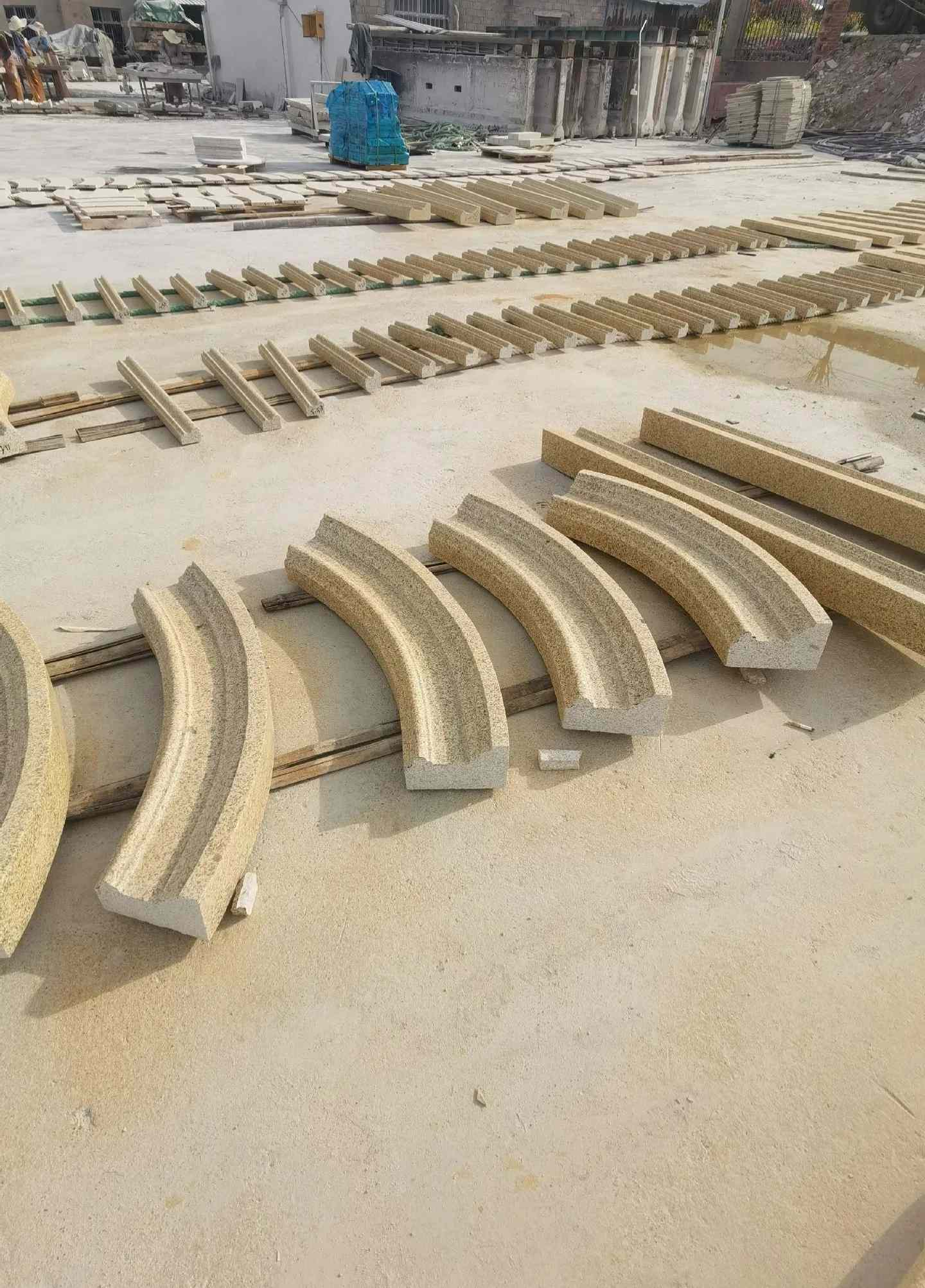 三亚 黄金麻花岗岩别墅线条