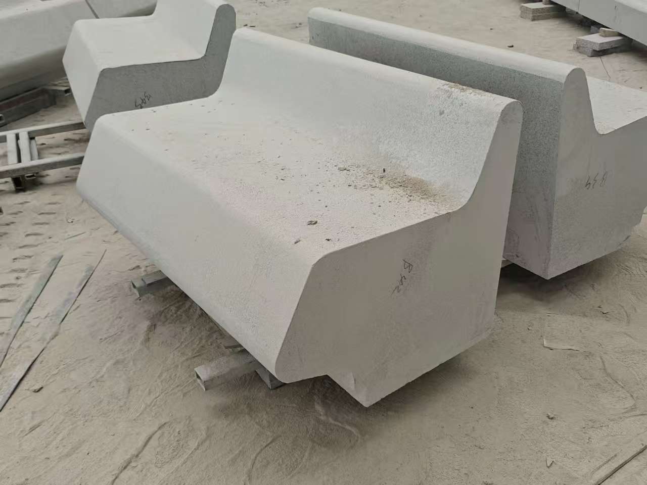 三亚 芝麻白花岗岩异形坐凳，石凳