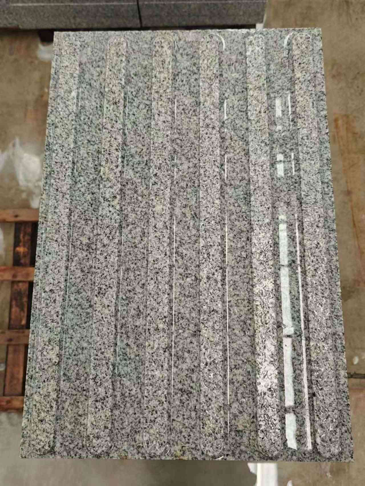 三亚 芝麻白花岗岩荔枝面雕刻盲道，盲条