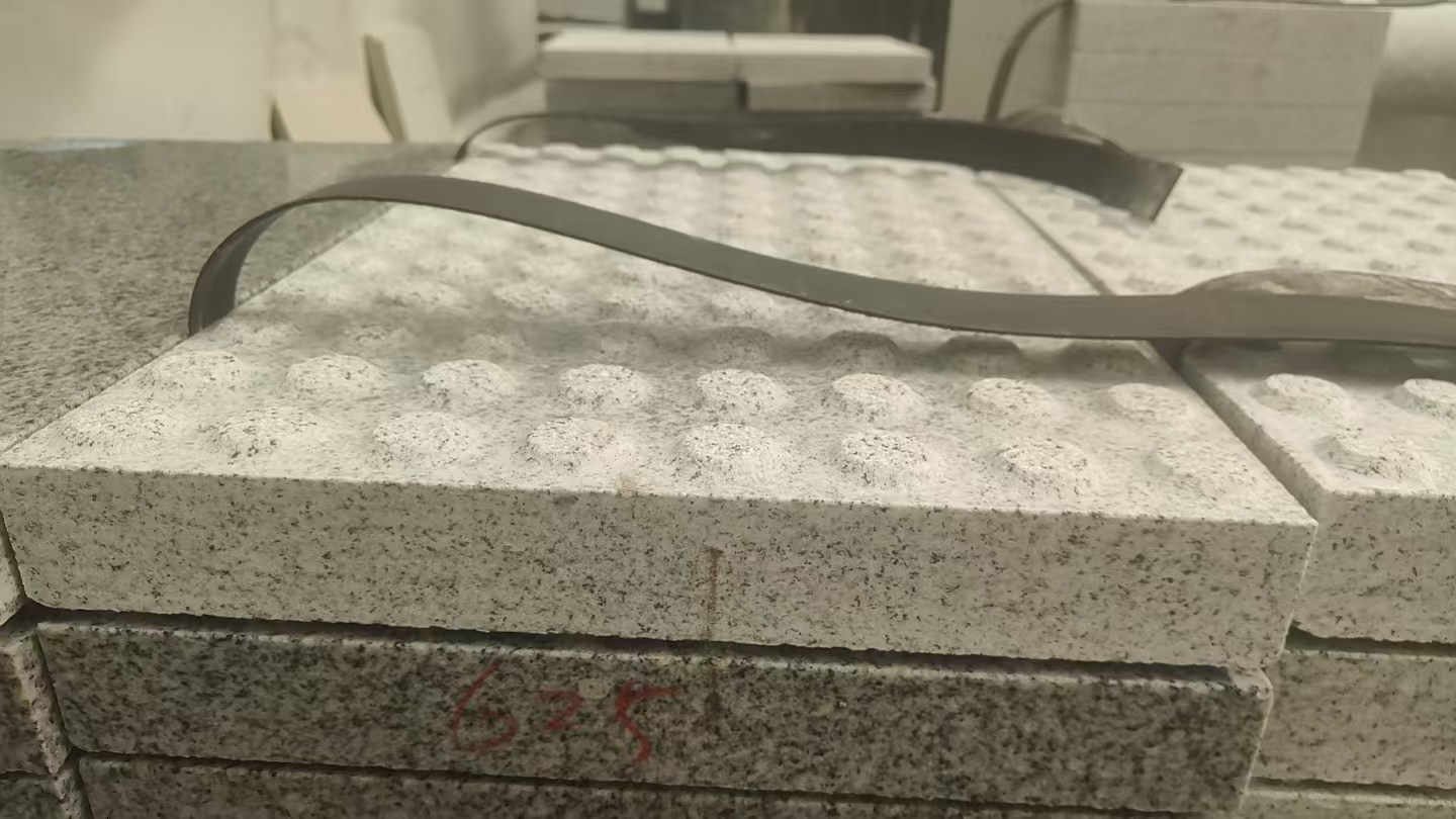 三亚 芝麻白花岗岩6.0公分荔枝面五轴加工雕刻盲点