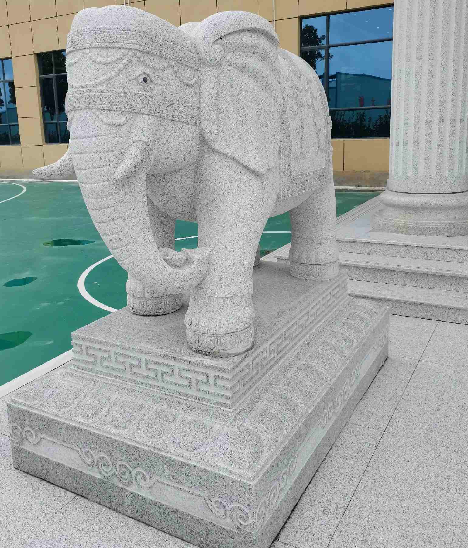 三亚 白麻花岗岩动物异形石雕-大象