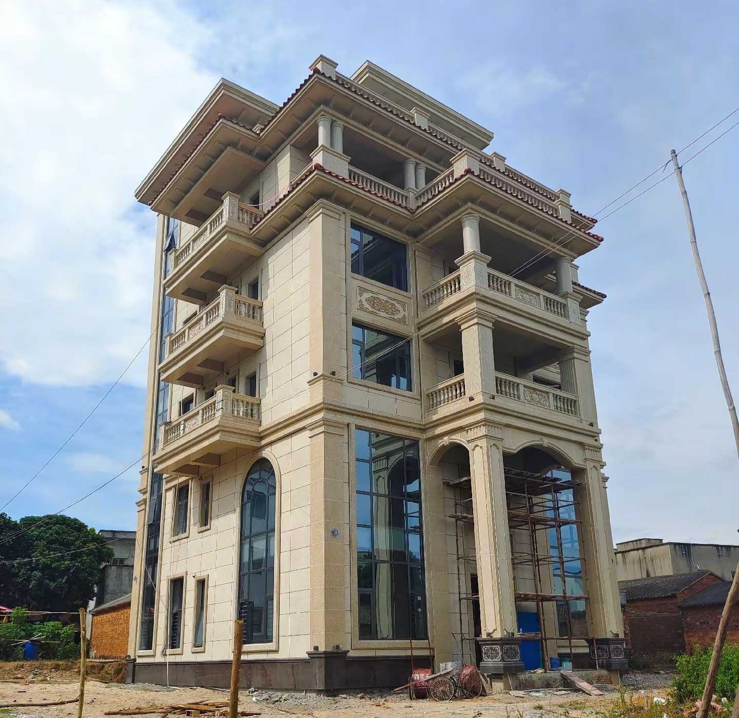 三亚 黄金麻花岗岩石材别墅外墙干挂搭配（雕花栏杆花瓶柱门楼罗马柱）