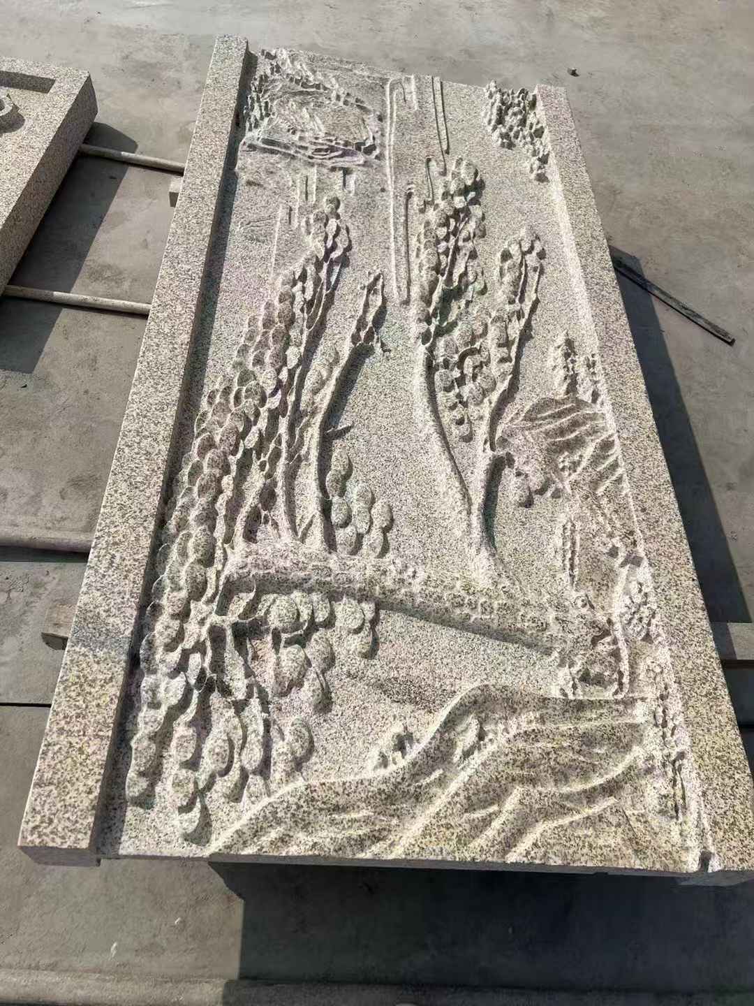 三亚 黄金麻雕刻板浮雕迎客松