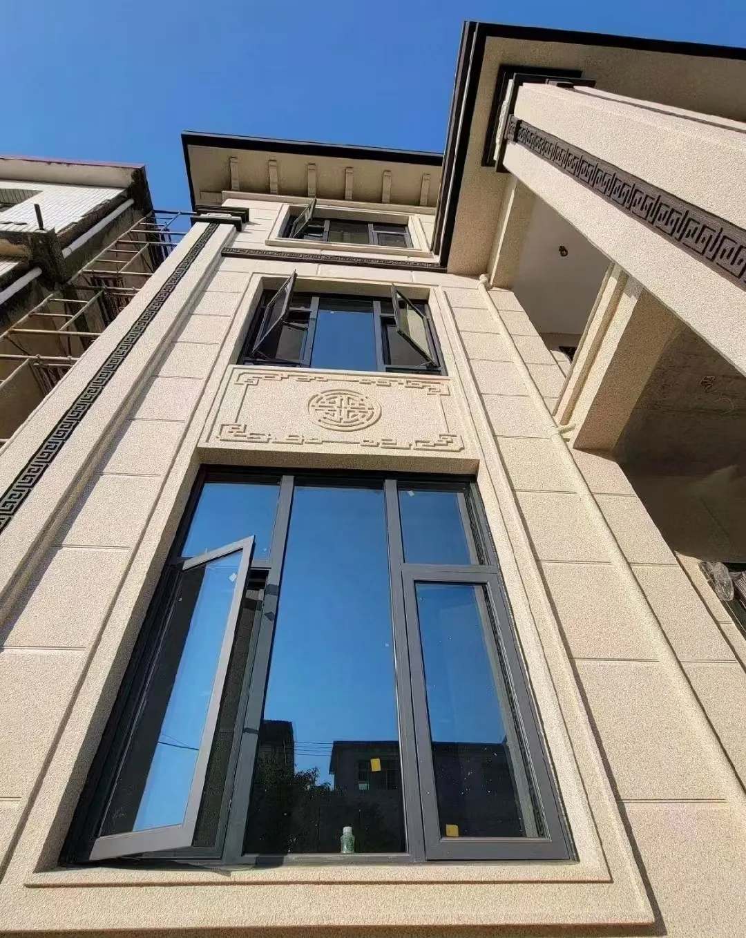 三亚 黄金麻荔枝面别墅外墙干挂效果展示