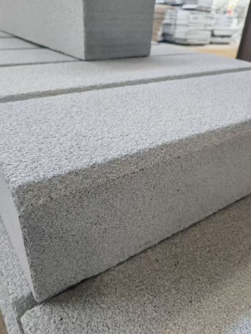 三亚 芝麻灰荔枝面路沿石